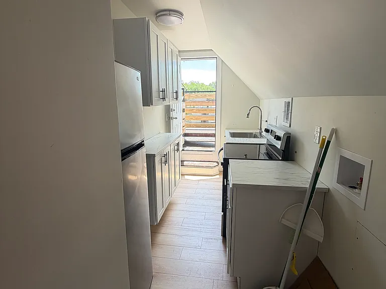 706 George St #3 — Photo 5