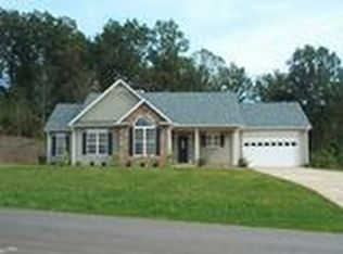 165 Buckeye Trails Dr, Commerce, GA 30530