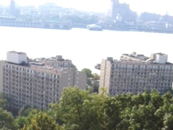 Building with Huson River