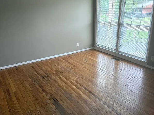 11602 Maple Way, Louisville, KY 40229