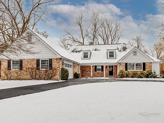 3rd image of 13 Mayfair Ln