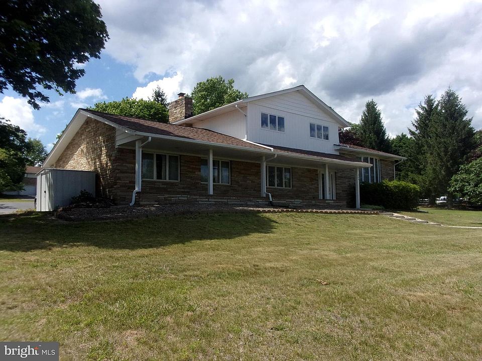 1st image of 264 Armstrong Ave