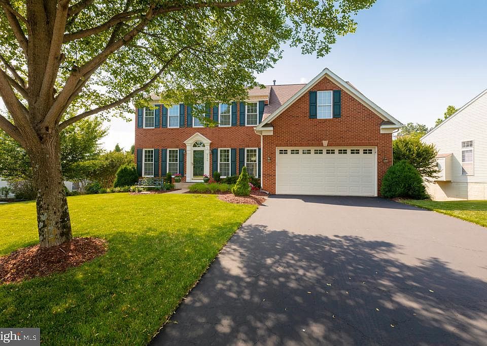 1st image of 8566 Fisher Woods Dr