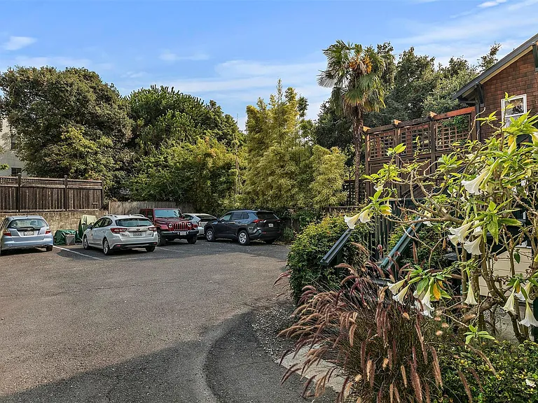 93 Glen Ave — Photo 16