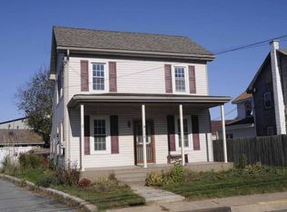 208 Maple Ave, Bird In Hand, PA 17505