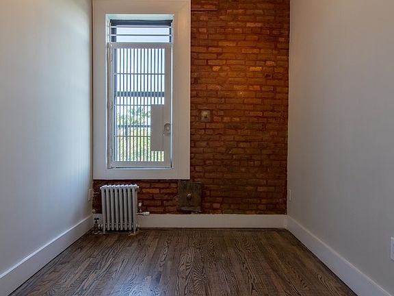2nd image of 928 Myrtle Ave APT 4