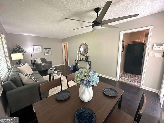 3rd image of 1900 Meadow Ln #1900