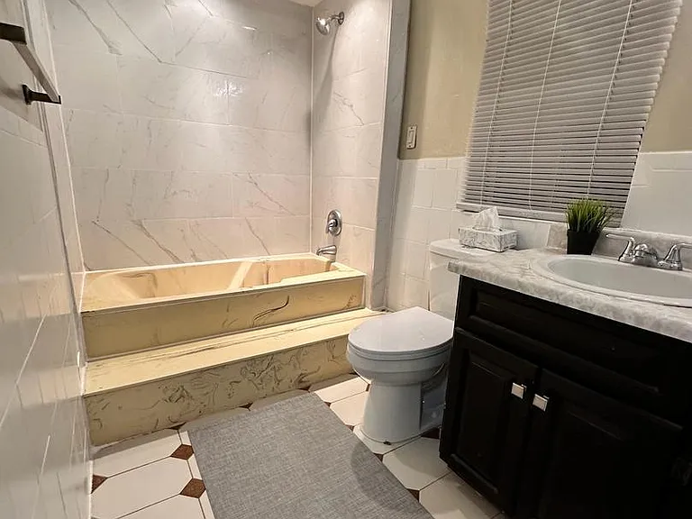 574 Dovercourt Rd #MAIN — Photo 4
