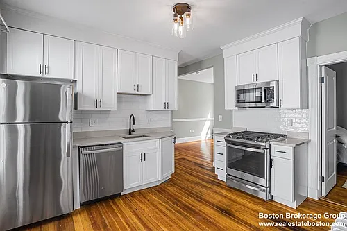 37 Harbor View St #3 Photo 1