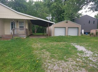 609 E Seminary St, Bunker Hill, IL 62014