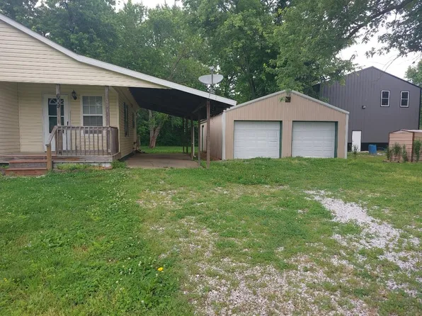 609 E Seminary St, Bunker Hill, IL 62014