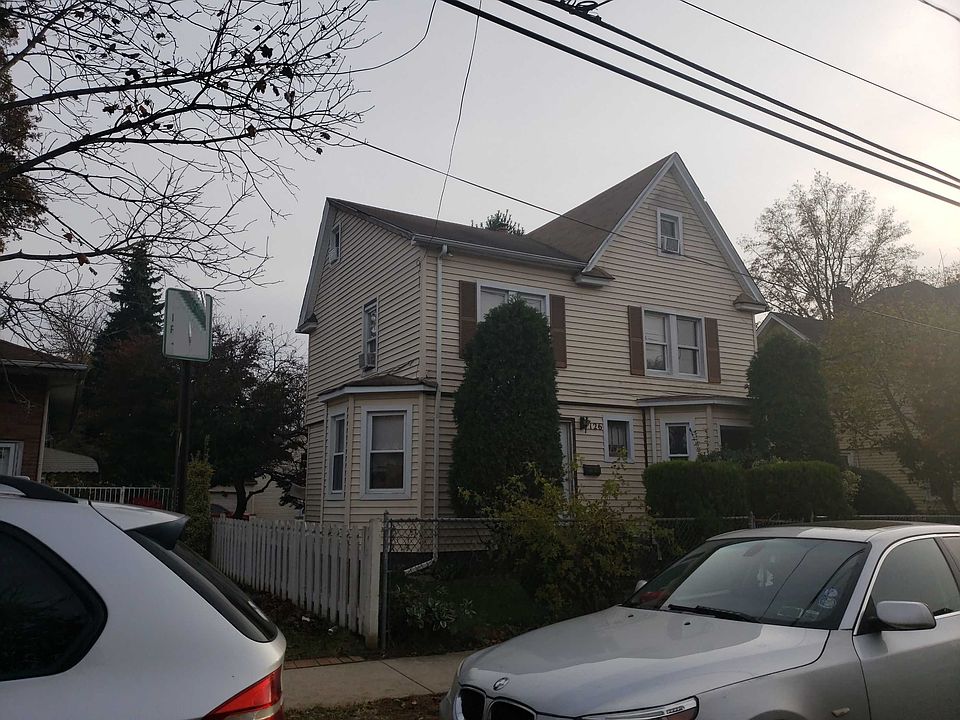 2nd image of 126 Gladys Ave