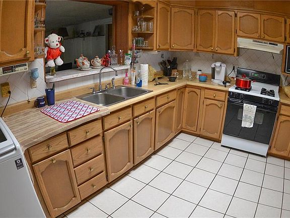 5th image of 7203 Cuba Dr