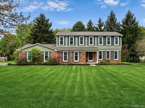 5028 Aintree Rd, Rochester, MI 48306