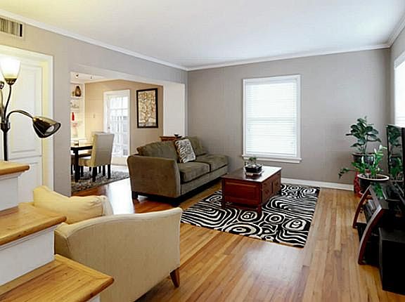 4th image of 6439 Bordeaux Ave #6439