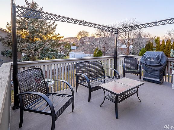 4th image of 228 Larkspur St