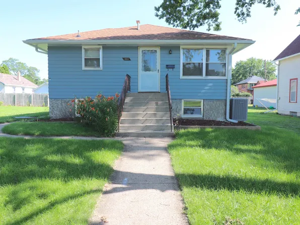 2214 17th St, Columbus, NE 68601