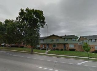 12117 W Bluemound Rd, Wauwatosa, WI 53226