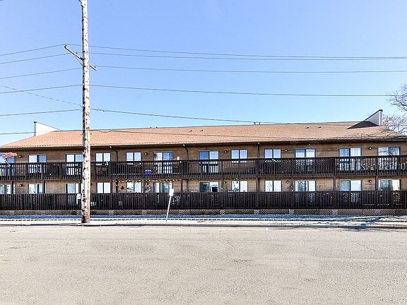 3rd image of 606 Bay Blvd APT 4B