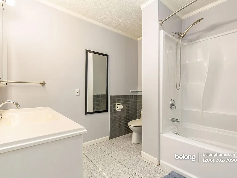 6350 37th Ave SW — Photo 21