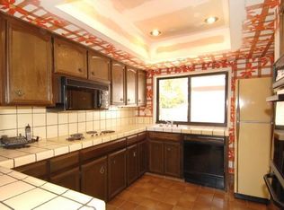 40 Heritage Ct, Belmont, CA 94002