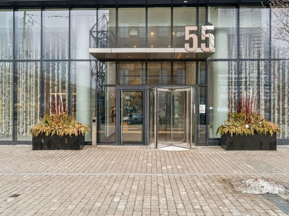 55 Cooper St #5105, Toronto, ON M5E 0G1