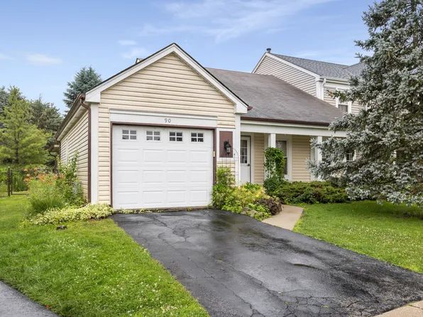 90 Sandhurst Rd, Mundelein, IL 60060