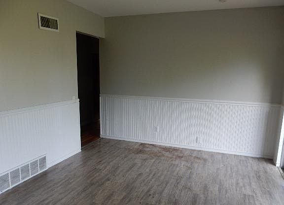 5th image of 2255 Ainsworth Dr