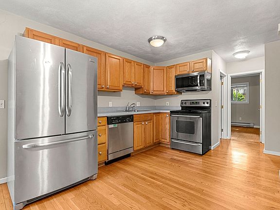 4th image of 16 Cleveland Pl APT 8