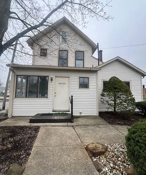 389 W Liberty St #1 — Photo 1