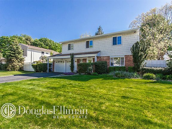 2nd image of 130 Plymouth Blvd