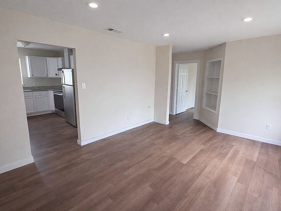 4th image of 1234 Coleman St
