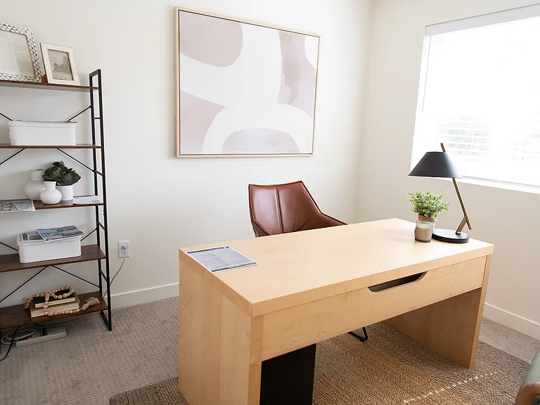 1802 W Drake Ln — Photo 18