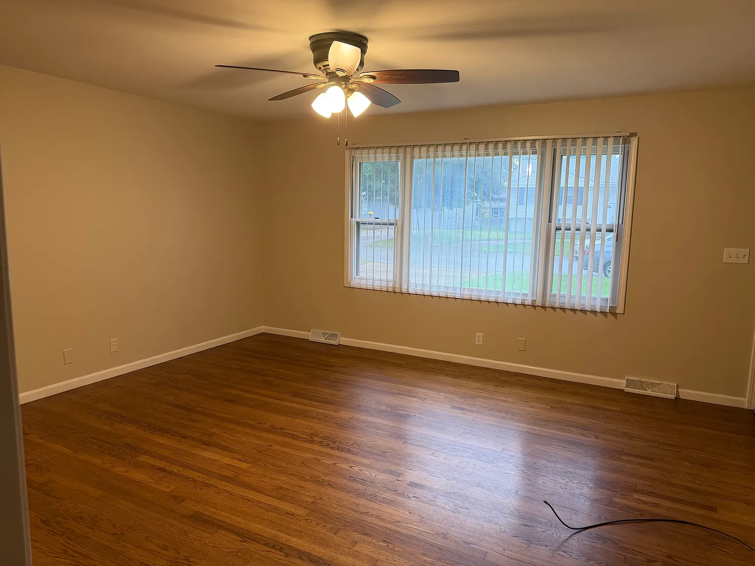 3 bed, 1120 sqft, $1,680 — Photo 3