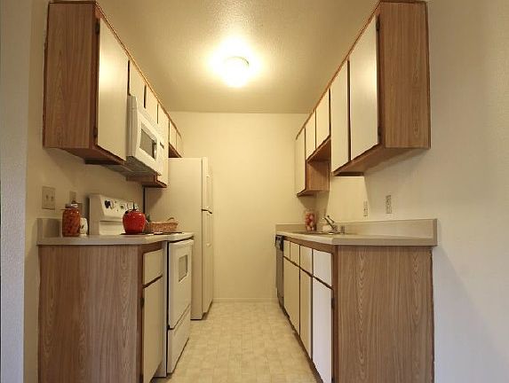 3rd image of 3850 Mountain Vista St #0