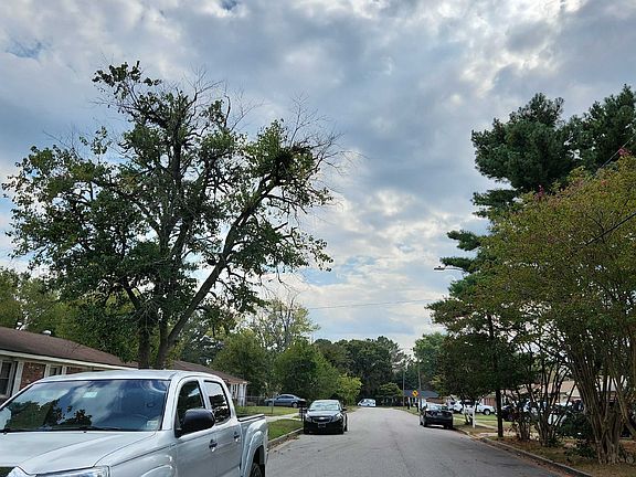5th image of 1229 Lake Taylor Dr