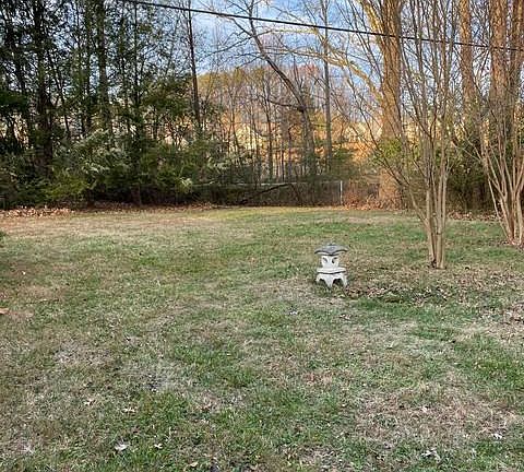 4th image of 1355 Lilac Ln