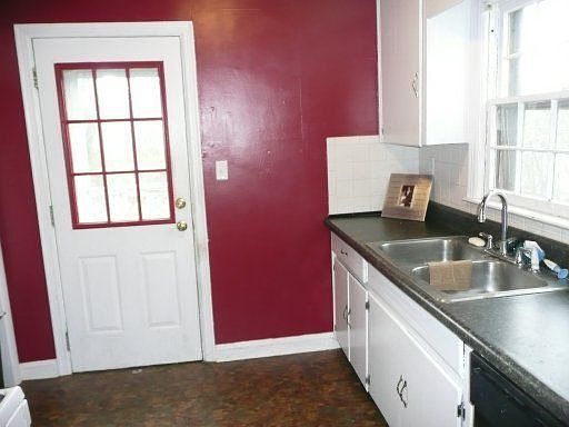 5th image of 2908 Valley View Dr