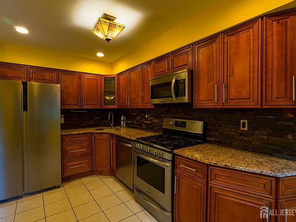 2nd image of 3707 Birchwood Ct