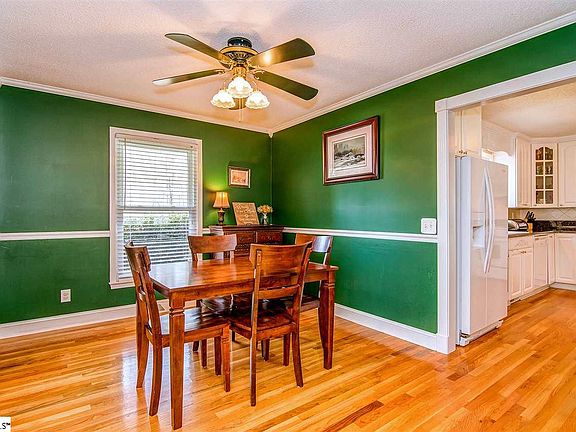 2nd image of 209 Pine Meadow Dr