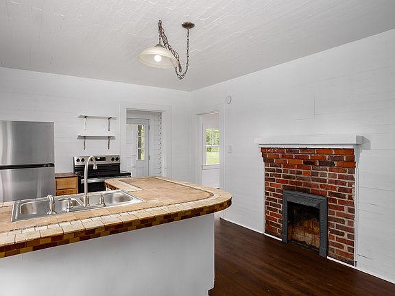 4th image of 133 W Woodland Rd