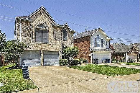 4th image of 2090 Montclair Ln