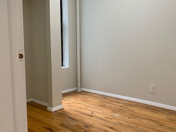 3rd image of 165 W 4th St APT 16