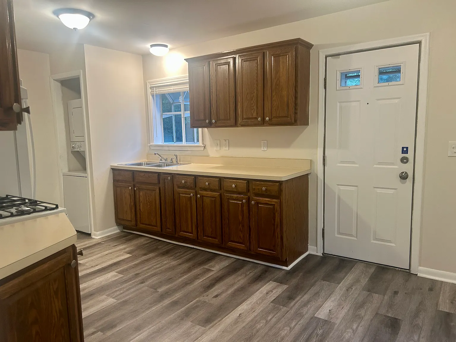 3 bed, 988 sqft, $1,400 — Photo 3