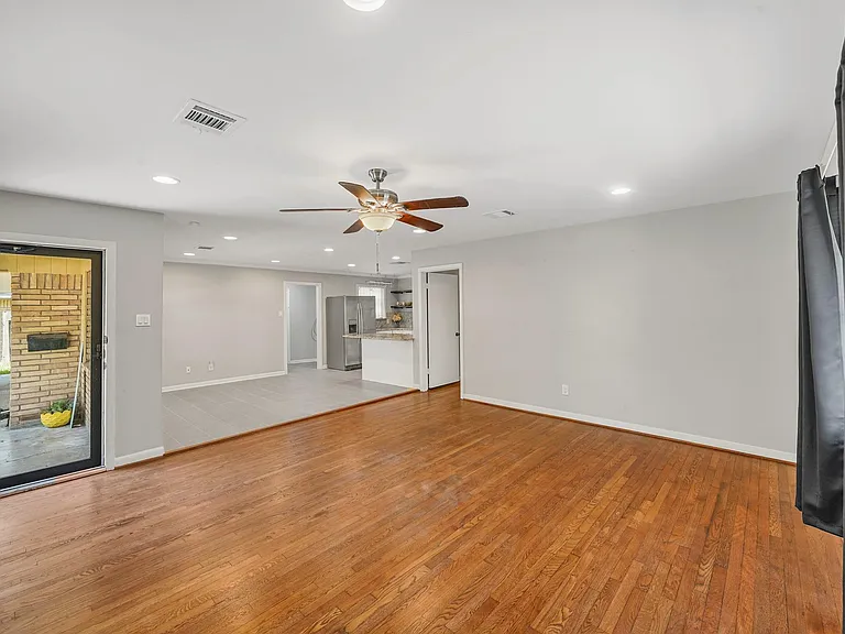 9514 Vilven Ln — Photo 4