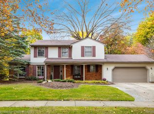 518 Morgan Cir, Northville, MI 48167