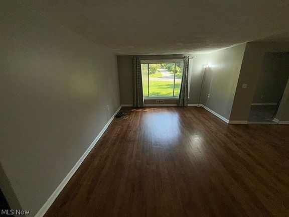 5th image of 1087 Krumroy Rd