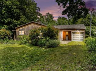 215 S Broadway Ave, Beverly Shores, IN 46301