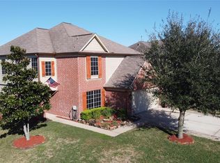 5627 Cinnamon Lake Dr, Baytown, TX 77521