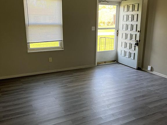 4th image of 2420 Parliament Ct